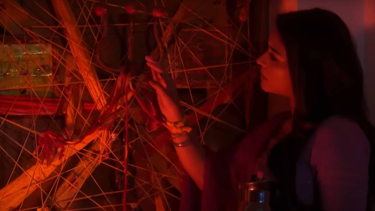 Fans tease Sun TV Vanathai pola and Mr. Wife serial for copying chandramukhi movie 