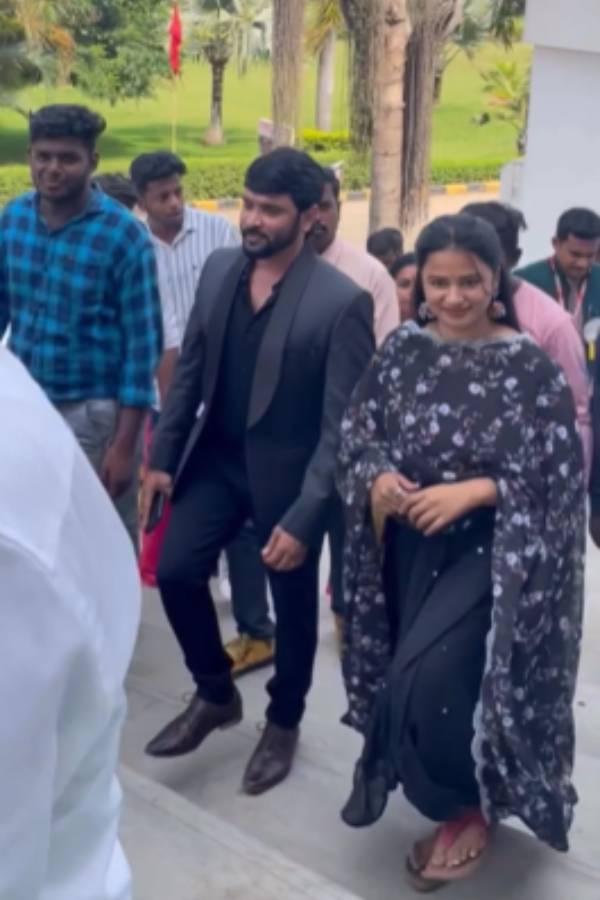 Actress Kannika Ravi is starting a hair oil business with her husband Snekan