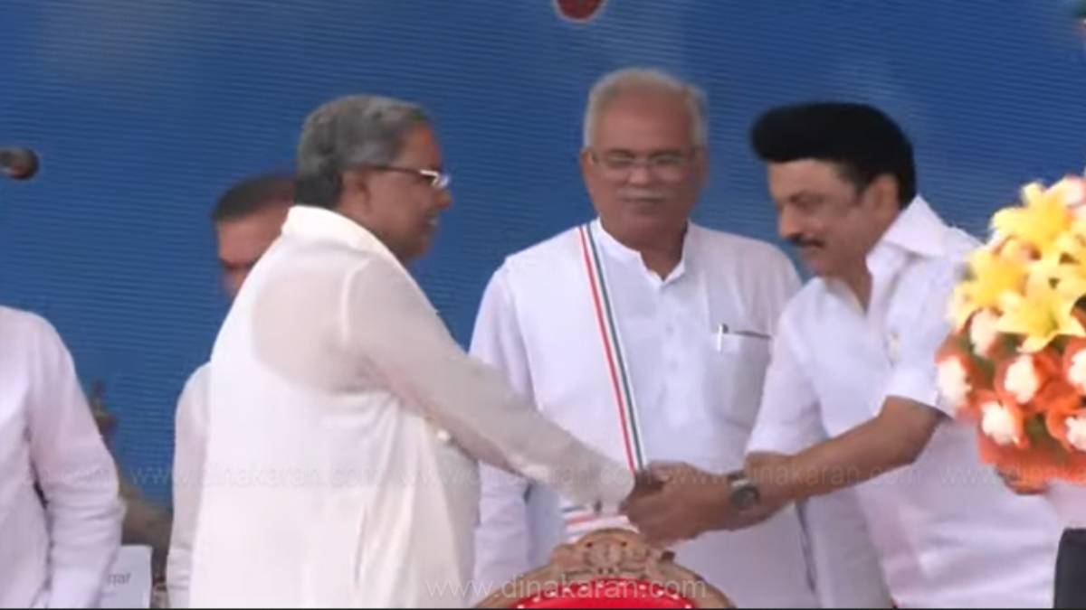Swearing ceremony of Karnataka Chief Minister! Rahul forgot Stalin in happiness while posing for the photo! Swearing ceremony of Karnataka Chief Minister! Rahul forgot Stalin in happiness while posing for the photo!