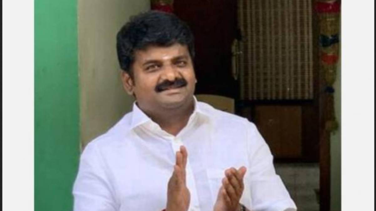 Charge sheet filed against vijayabaskar in property case in Pudukottai court 