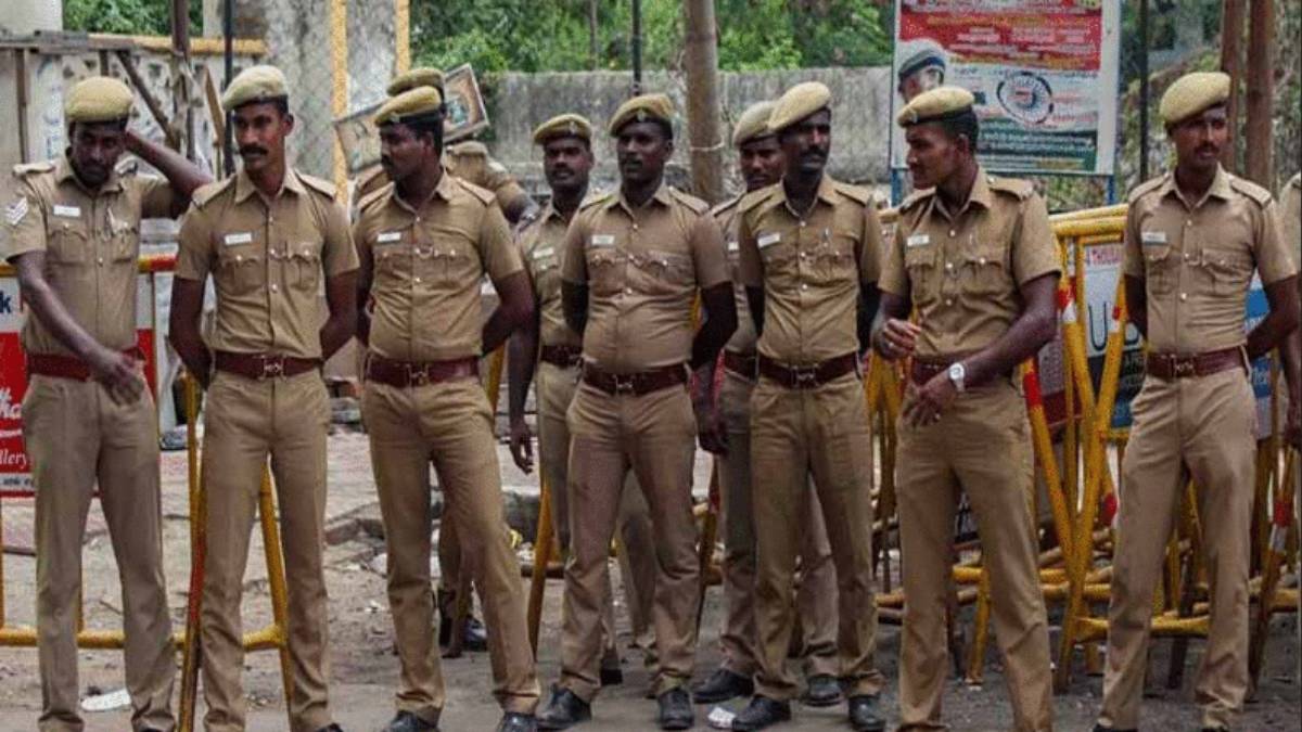 Police ban memorial meeting for Tuticorin sterlite gun shoot victims in Muthunagar beach 