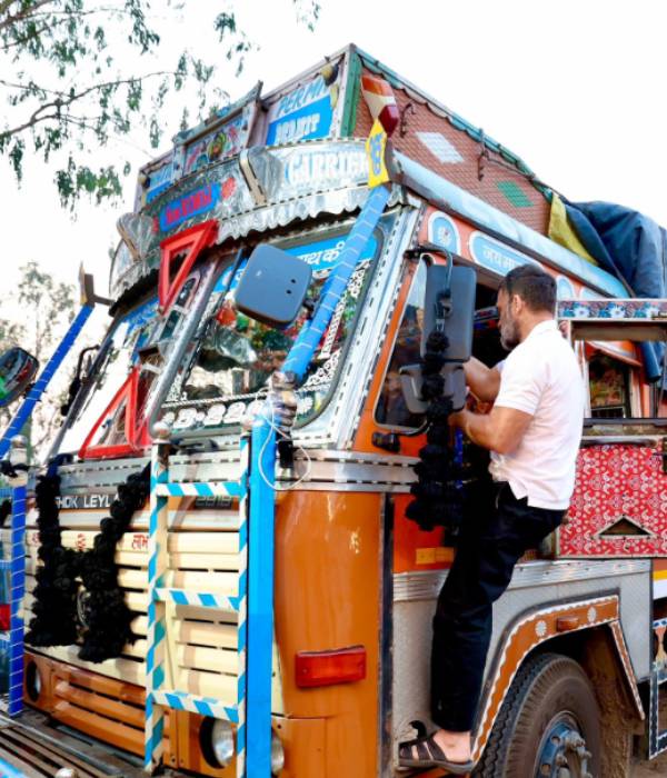 Congress leader Rahul Gandhi’s travelled truck to discuss ‘drivers issues’ 