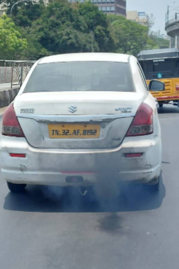 Chennai traffic police fined a car for not having pollution certificate in Guindy Chennai traffic police fined a car for not having pollution certificate in Guindy