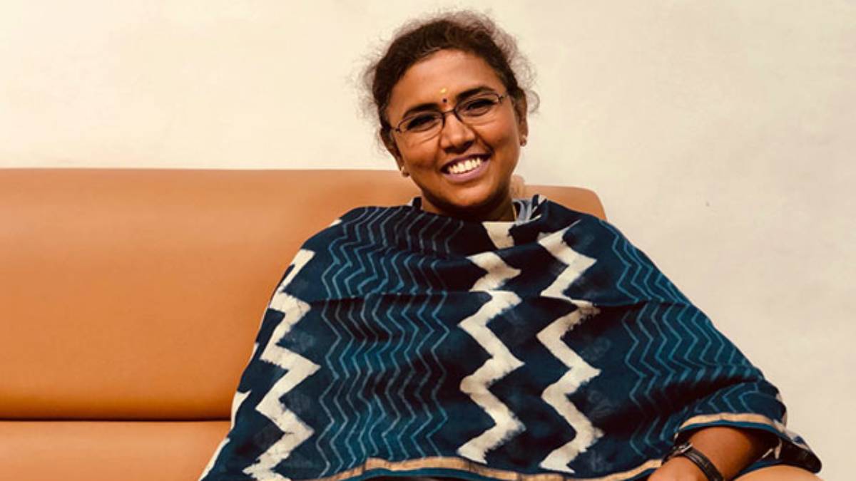 Why did Senthil Balaji not attend Amudha IAS phone and What did Udhayanidi Stalin do after that? 