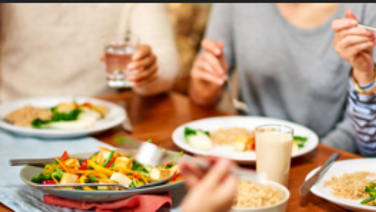 Do you know why feeling sleepy after eating? Is there a connection between food and brain?