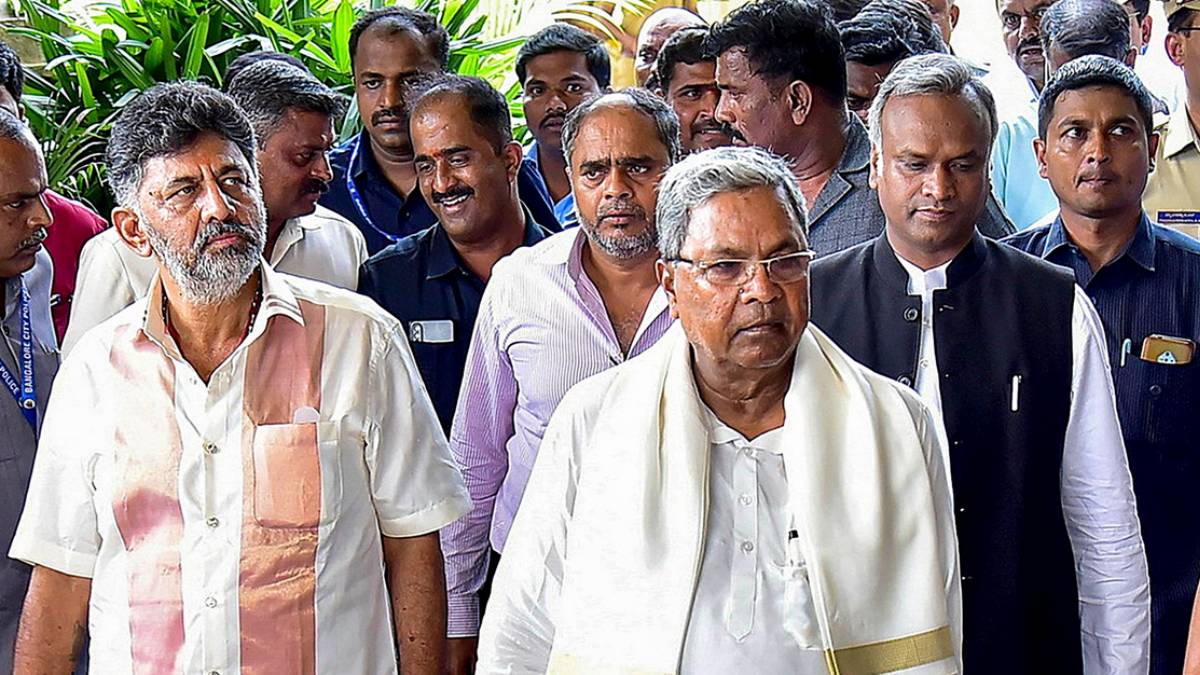 Karnataka cabinet ministry portfolios announced - Siddharamaiah holds finance 