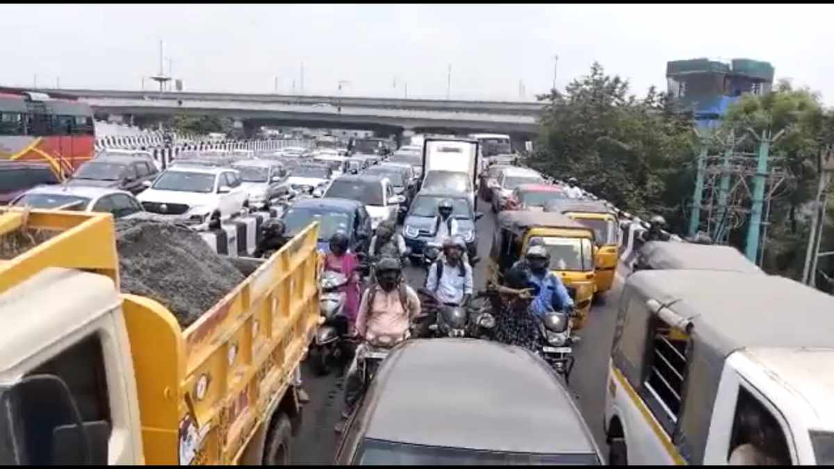 AIADMK rally in Chennai Drivers suffering due to traffic jam