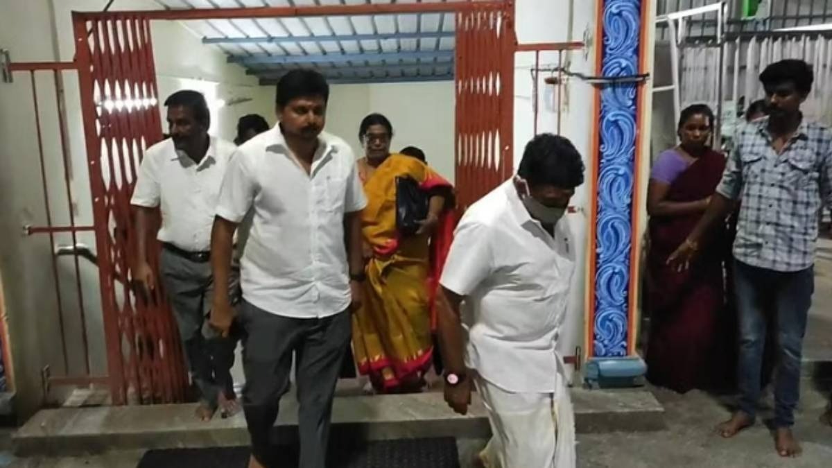 what happen Finance Minister PTR Palanivel Thiagarajan visited Palani Murugan Temple? 