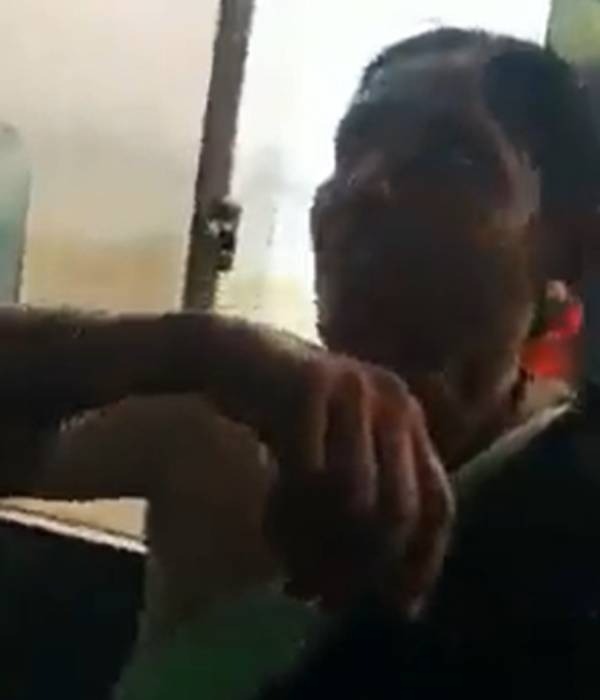 Women strongly argues with bus conductor in Karnataka, says she will not buy ticket 