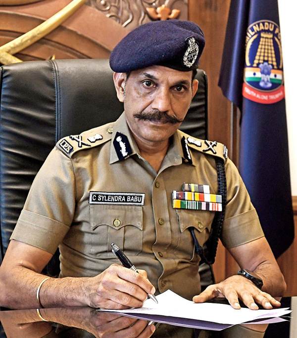 Tamil Nadu Police has released phone numbers to inform about the sale of ganja Tamil Nadu Police has released phone numbers to inform about the sale of ganja