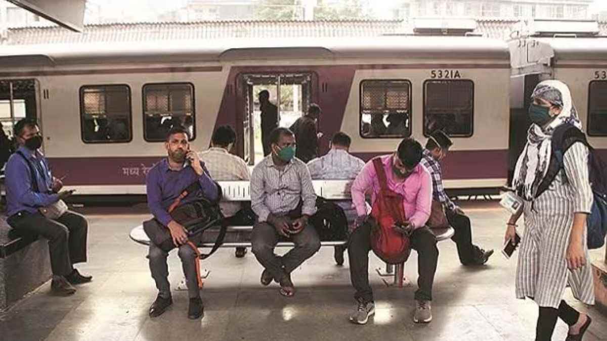 train : 2.72 crore people could not travel by train due to non-confirmation of waiting list tickets 