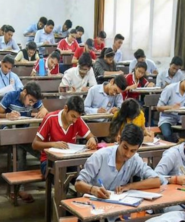 Eswaran has insisted that the government should fill up at least 15000 vacancies through Tnpsc 