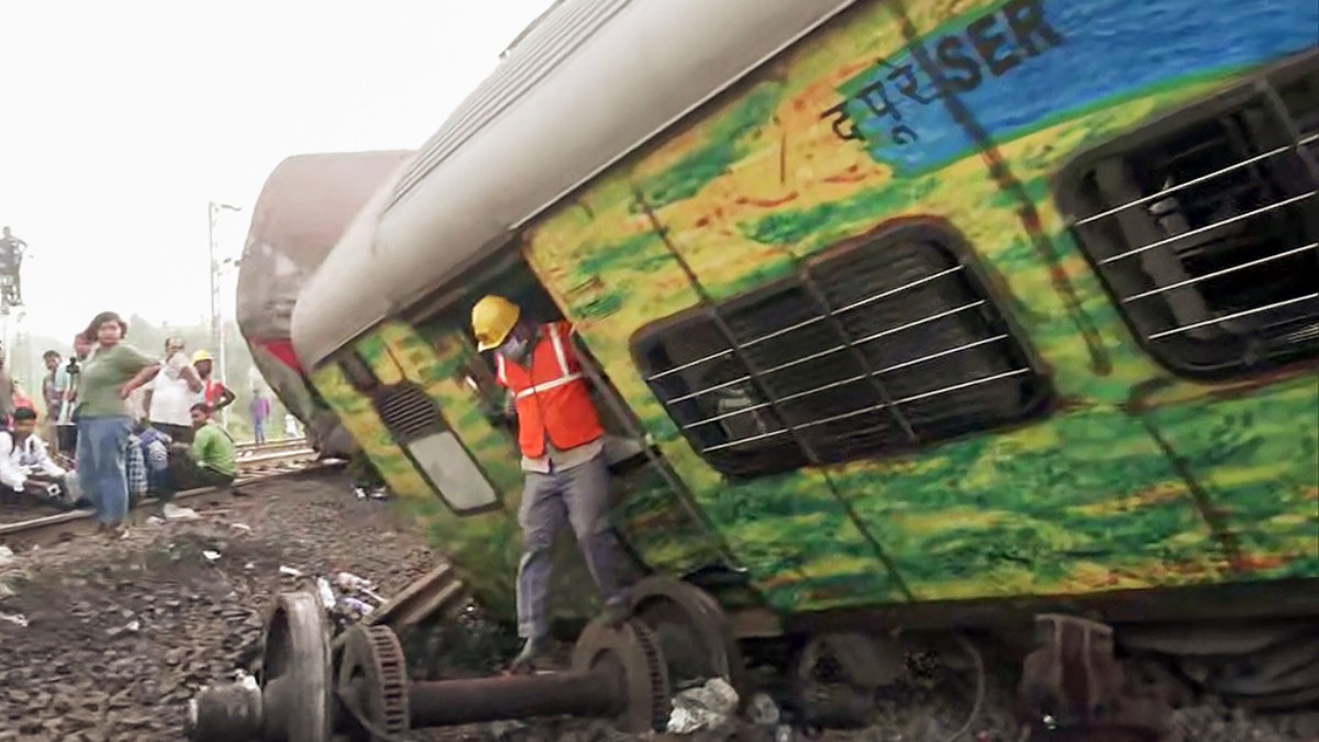  Coromandel Express on wrong track may be responsible for accident Says Railway sources 