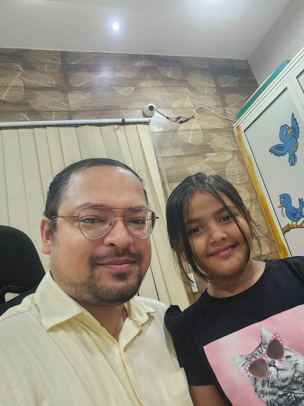 Lucky : Dad and daughter survived after changing coach at the last minute on the Coromandel train 