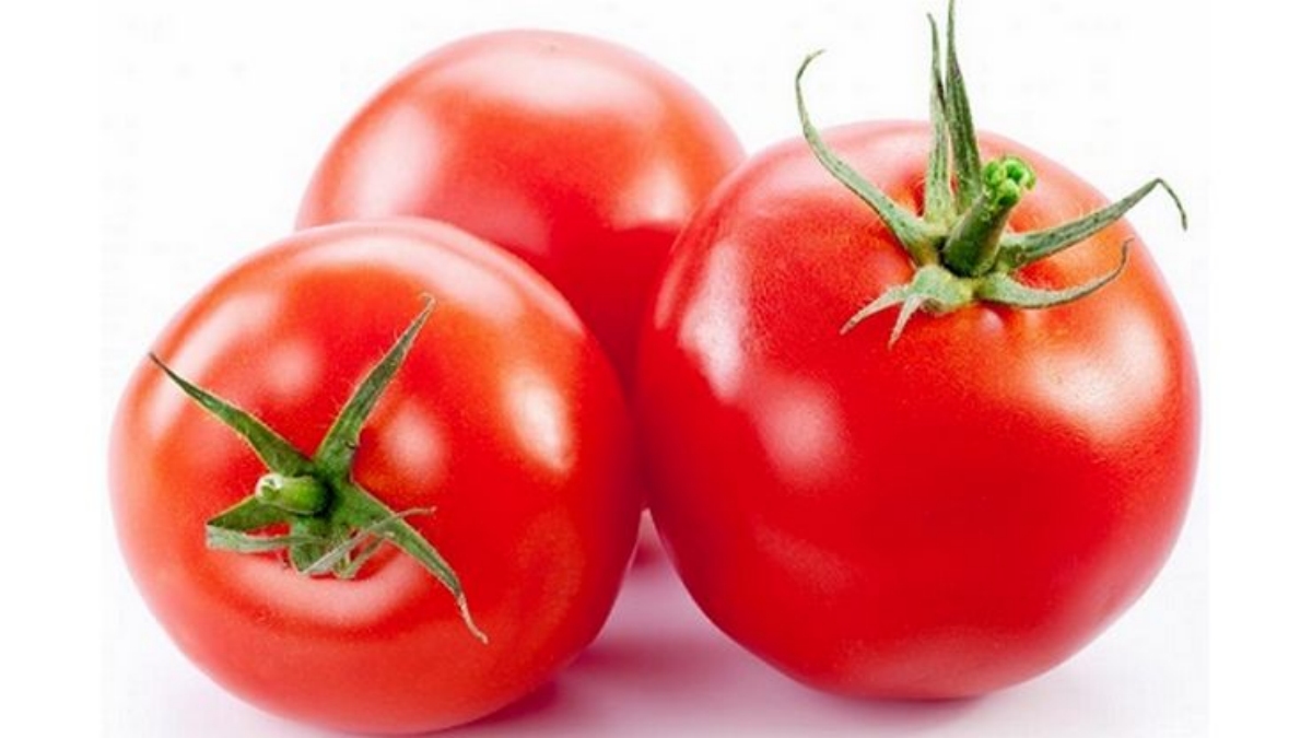  High price a kilo of tomato is sold at rs100 in nagai and do you know about Green Chilli price 