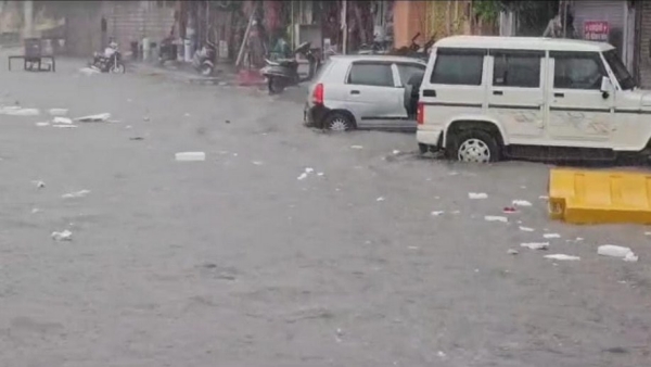 Rajasthan witnesses Cyclone Biparjoy impact: glass fell from the second floor- car damaged- trains cancelled