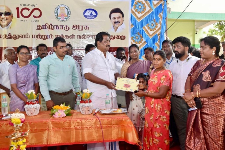 Minister Moorthy encouraged government school girl speech, by giving Rs.1,000 