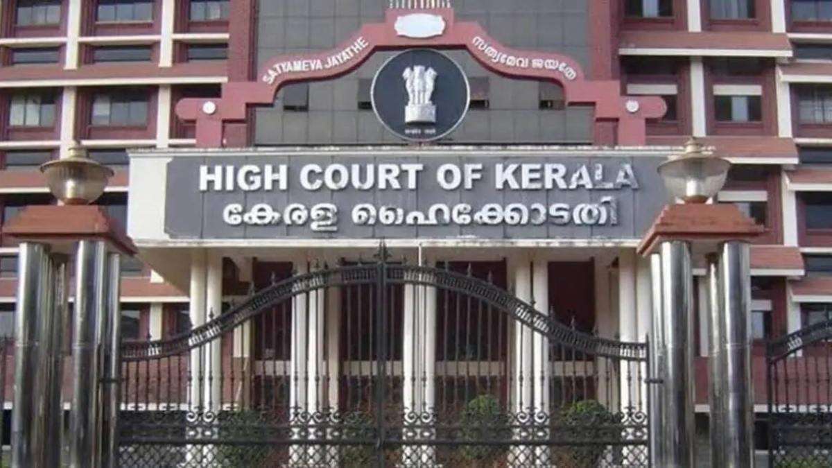 Kerala High Court acquitted Rehana Fatima from POCSO cases Kerala High Court acquitted Rehana Fatima from POCSO cases