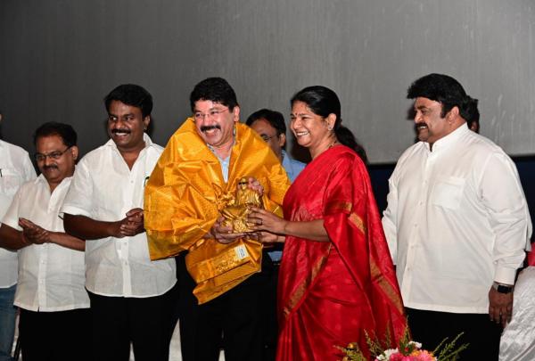 Karunanidhi was Sivaji Ganesans first fan, Delicious information shared by Kanimozhi 