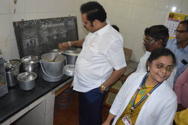 Kathir Anand MP inspected the Vellore ESI Hospital 