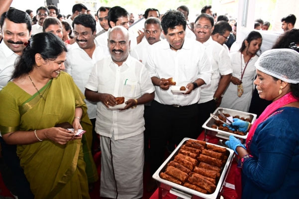 DMK MP Kanimozhi Attend the Food Festival Conducted by Srilankan Tamilans In Chennai 