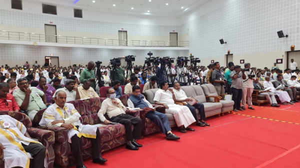 Pmk MLAs walked out of the Salem Periyar University convocation ceremony 