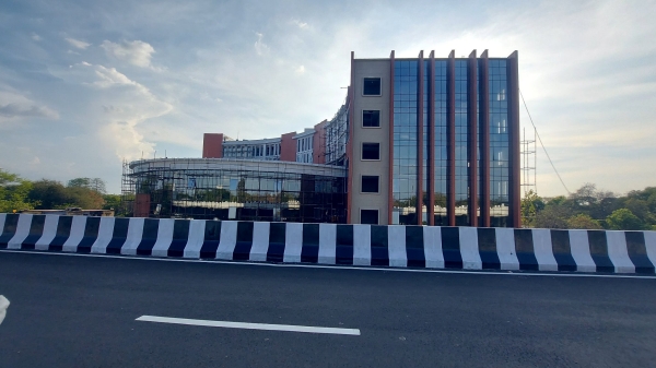  Solomon Pappaiah and Karu Palaniappan both share their opinion about the Madurai kalaignar Centenary Library.