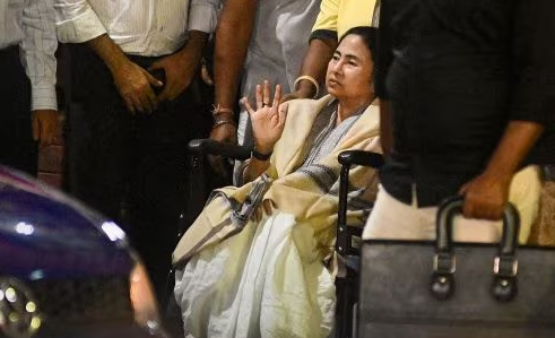 TN CM Stalin wish West bengal CM mamata banerjee a speedy recovery
