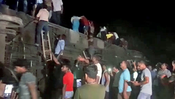  Another train from Yeswanthpur to Howrah dashed into Coromandel Express 