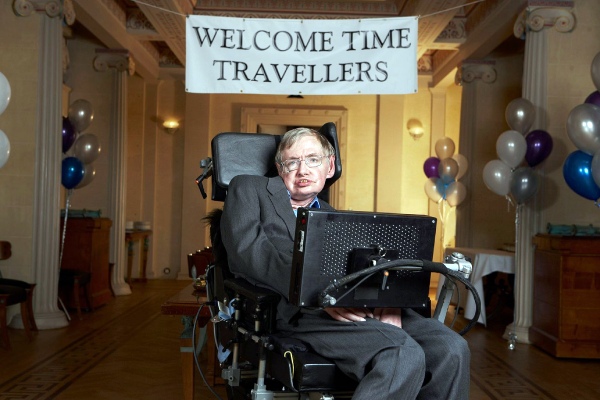 Is time travel possible? This is what Einstein and Stephen Hawking said about it 