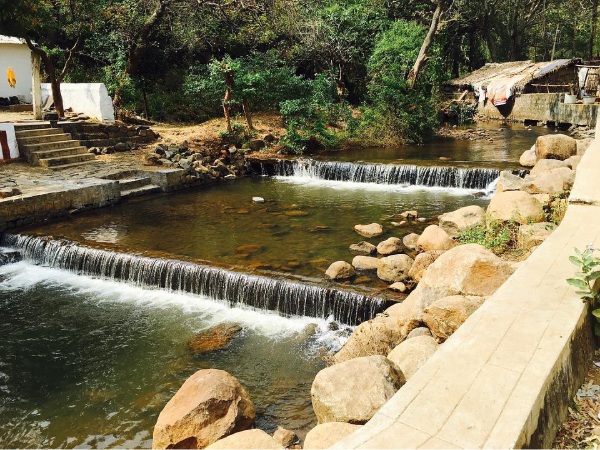 How to go to Puliyancholai fall located in Trichy? 