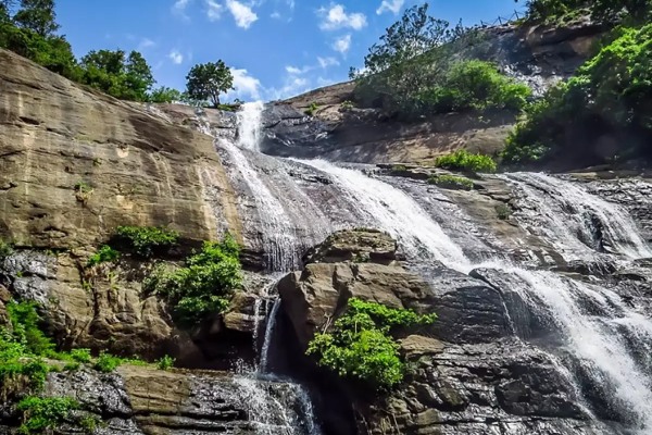 courtallam season; Tourists disappointed by occasional floods