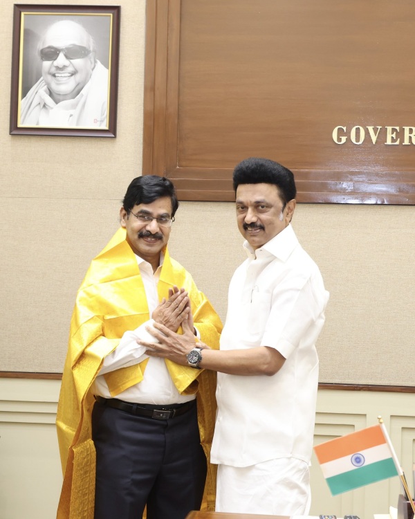 Chief Minister Stalin has written a congratulatory letter to Iraianbu who has retired from the post of Chief Secretary. Chief Minister Stalin has written a congratulatory letter to Iraianbu who has retired from the post of Chief Secretary.