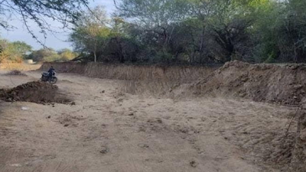 Cant release sand vehicles: Audio of Pattukottai DSP speaking to DMK MLA Shared in Social Media