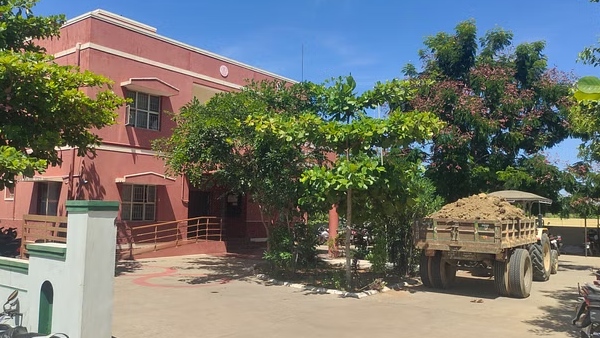 Cant release sand vehicles: Audio of Pattukottai DSP speaking to DMK MLA Shared in Social Media