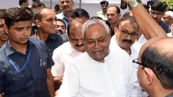 Bihar Chief Minister Nitish Kumar evaded questions when Reporters asked about Uniform Civil Code Bihar Chief Minister Nitish Kumar evaded questions when Reporters asked about Uniform Civil Code