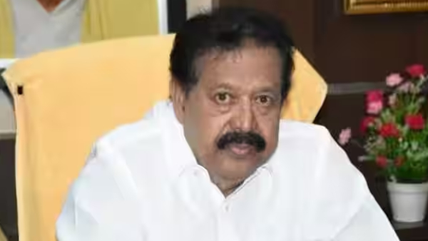 A volunteer came to pick up the sandals out of curiosity! Minister Ponmudi who panicked and stopped A volunteer came to pick up the sandals out of curiosity! Minister Ponmudi who panicked and stopped