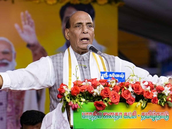 Amid of Rajnath Singh Speech, BJP Cadres claps the hands for PM Modi near Chennai 