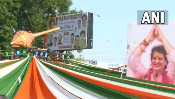  Priyanka Gandhi kick starts Madhya Pradesh Assembly Election Campaign