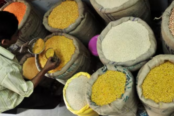 Centre asks state governments to monitor the prices of Tur 