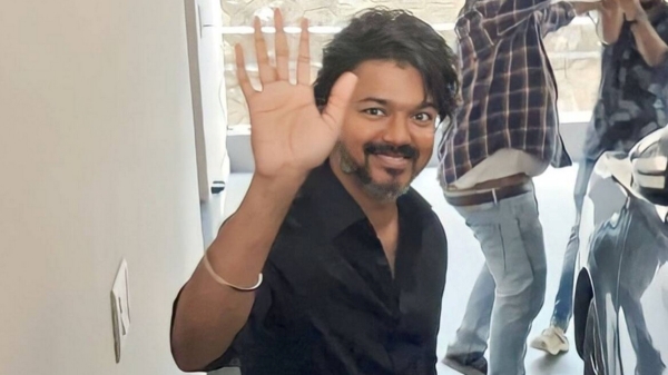 Confusion in Actor Vijay prize giving to top students : Students accuses makkal iyakkam