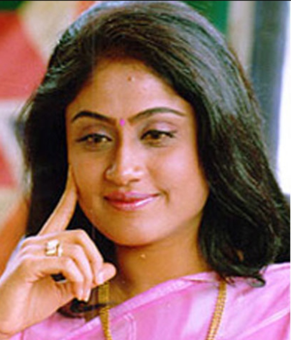 actress Vijayashanti secret meeting with vk sasikala and Will Delhi BJP leaders help Sasikala