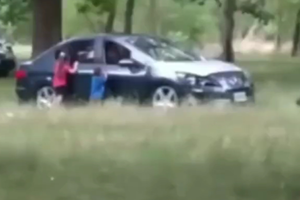 Did mother of 2 child romance with her boy friend in the sight of childs and what happened