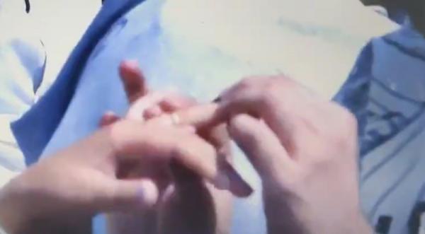 Proposal during WTC final between India-Australia, couple gives lip lock kisses to each other 