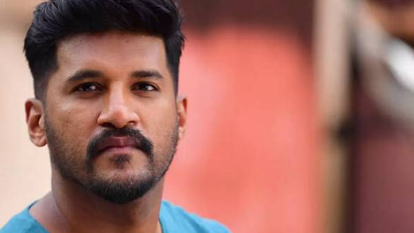 Police suspects Vijay Yesudas may give fake complaint in jewel stolen issue Police suspects Vijay Yesudas may give fake complaint in jewel stolen issue