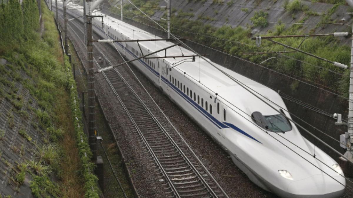 How Japan and USA protected from railway accidents? 
