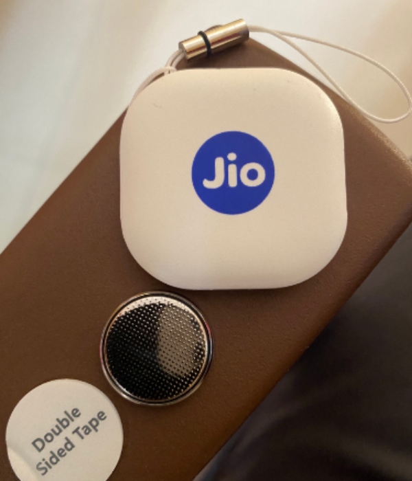 What is JioTag launched and its usages and how is it different from Apple’s AirTag
