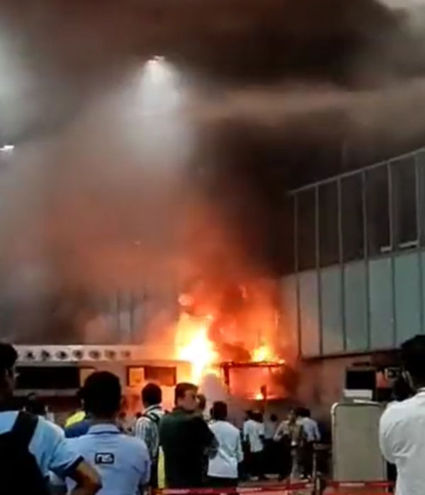 Fire accident in Kolkata Netaji Subhash Chandra Bose Airport cause stir 