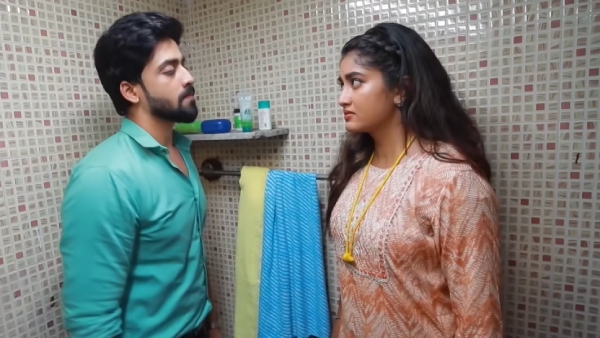 Netizens teasing the kaatrukkenna veli serial airing bathroom scene 