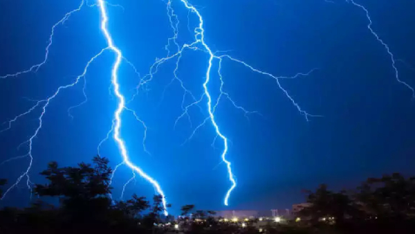 Weather: Why there is a huge lightening happening over and over again in Chennai amid rain? 